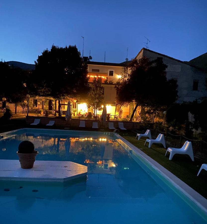 Hotel Borgo Antico Fabriano Exterior foto