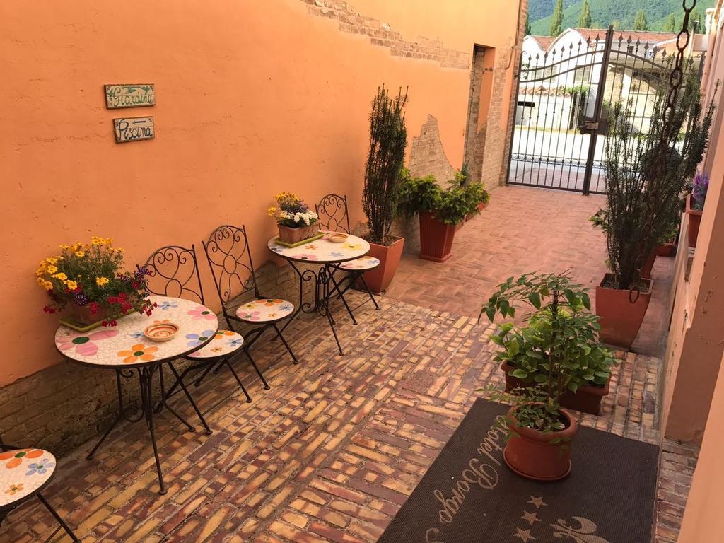 Hotel Borgo Antico Fabriano Exterior foto