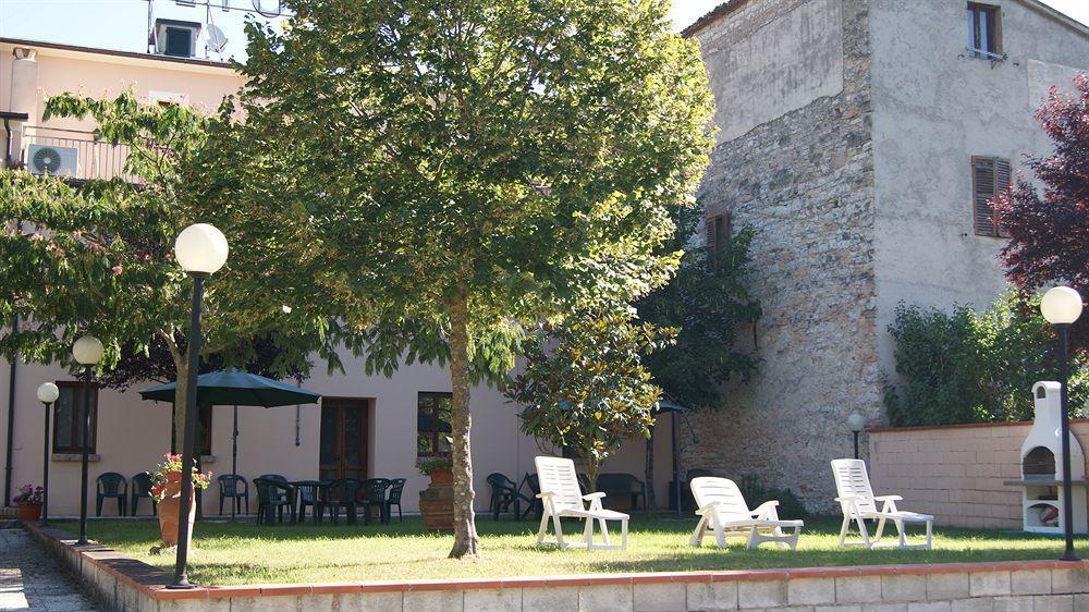 Hotel Borgo Antico Fabriano Exterior foto